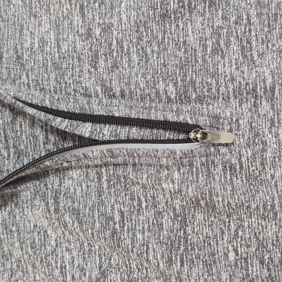 Nike Dri-Fit Running 1/4 Zip Mock Neck Pullover, Color Heathered Gray Size XS - Picture 12 of 16